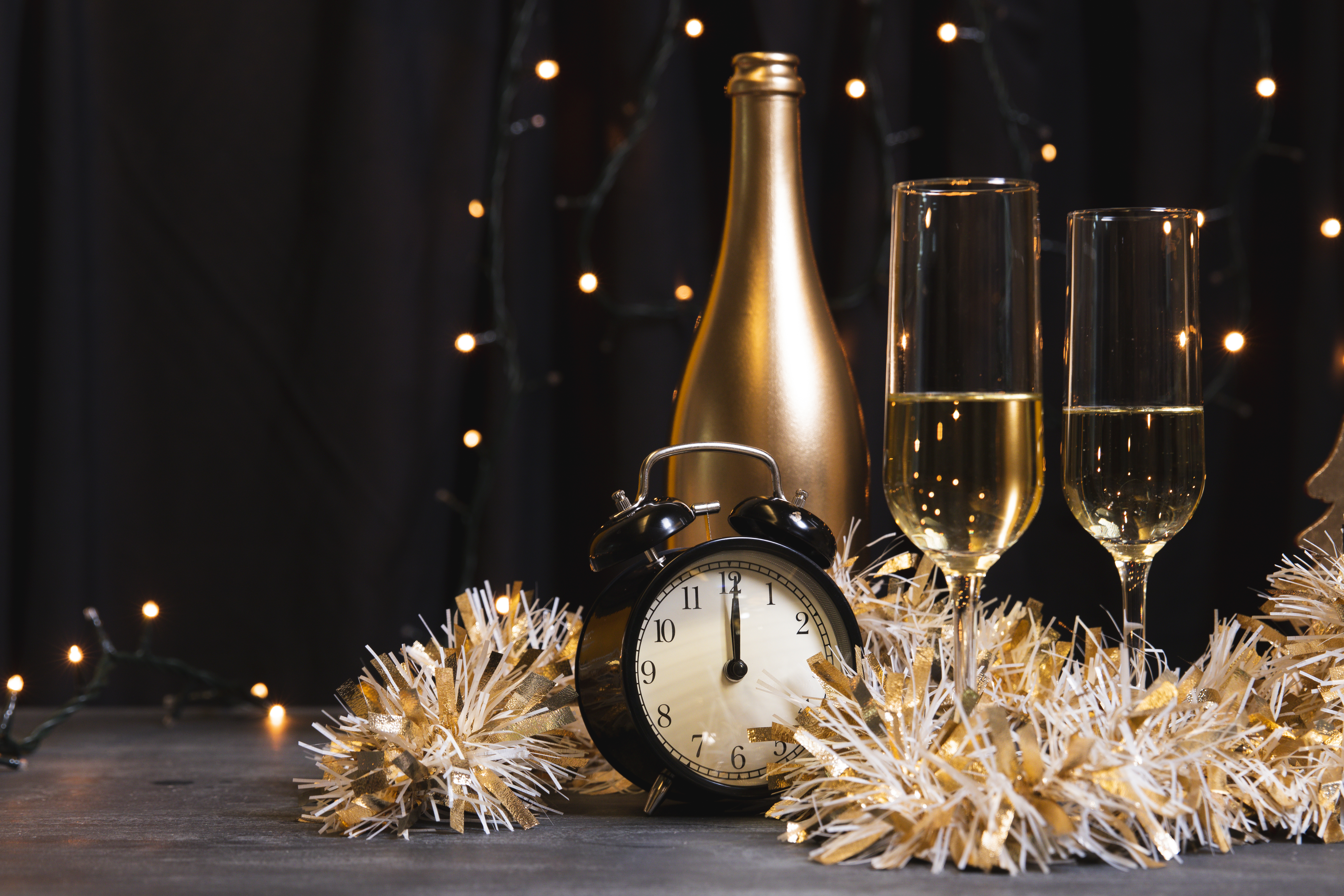 side-view-champagne-new-year-night.jpg